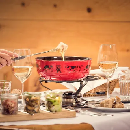 By Randolins アパート サンモリッツ