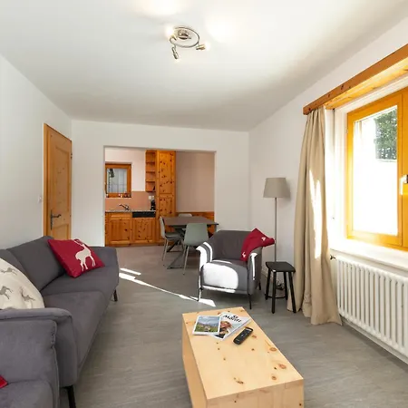 Apartment By Randolins *