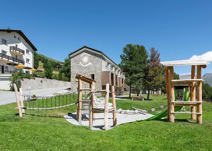 By Randolins アパート