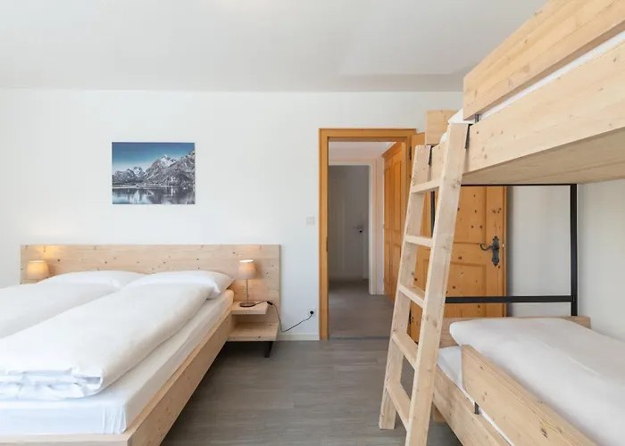 By Randolins アパート