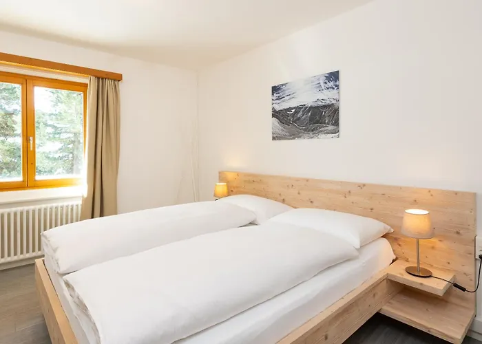 By Randolins アパート *