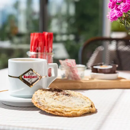 Apartment By Randolins *